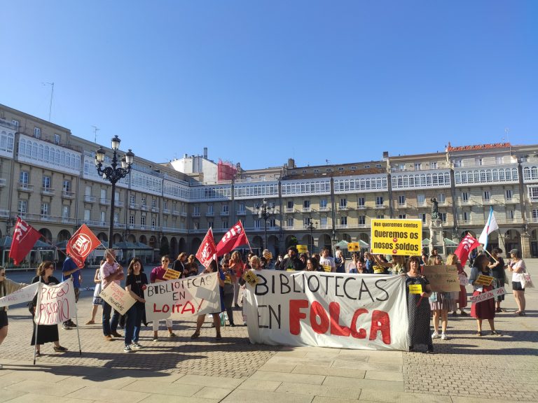 El Ayuntamiento de A Coruña sanciona a la empresa que gestiona las bibliotecas municipales por impago