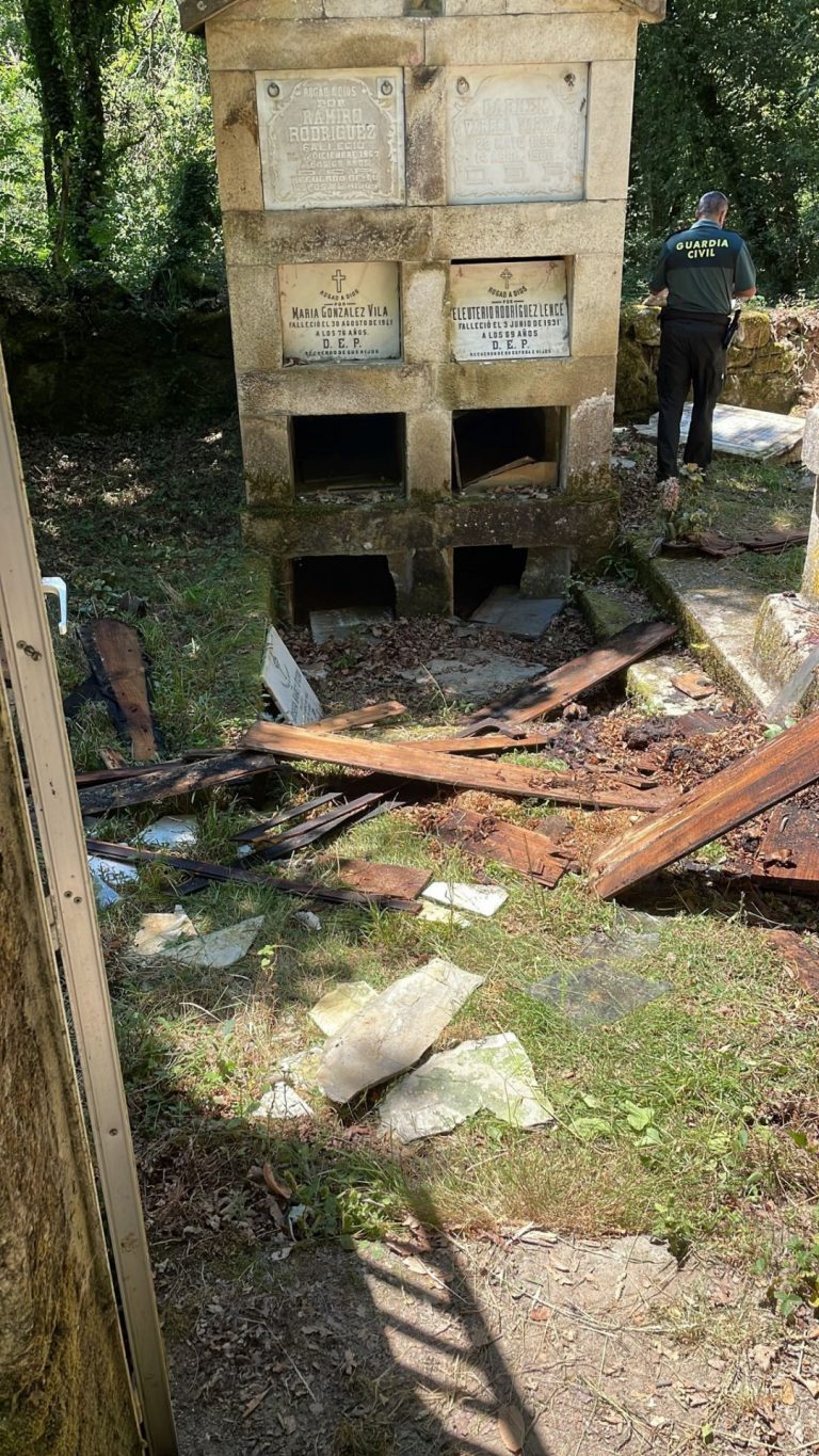 Investigan la profanación de varias tumbas en Castroverde (Lugo) y el alcalde dice que «parece cosa de niños»