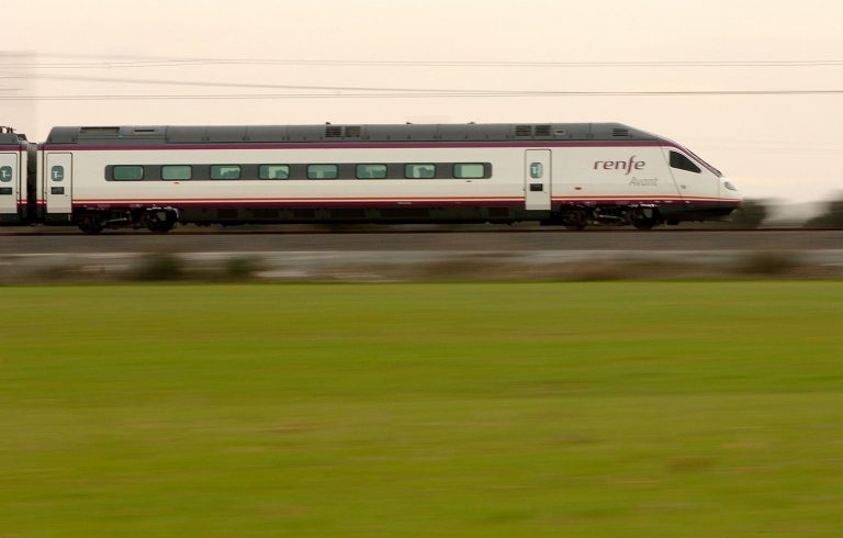 Los trenes Avant quedarán excluidos de la bonificación para viajar gratis en trenes de media distancia