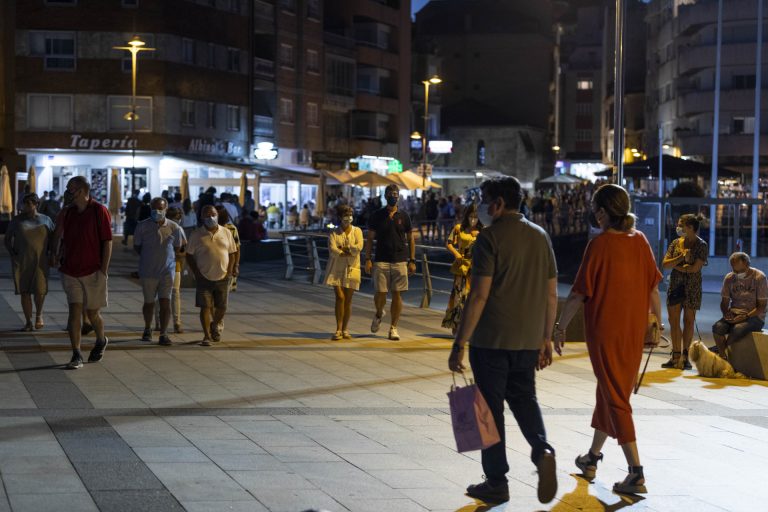 Los ingresados covid vuelven a bajar en casi medio centenar y el Sergas notifica 10 nuevas muertes