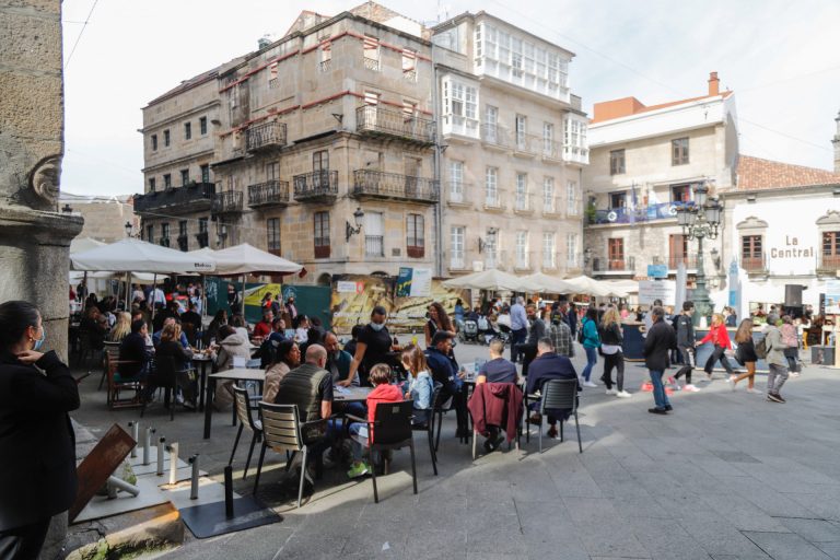 Descienden a 10.039 los casos activos en Galicia y bajan los nuevos contagios