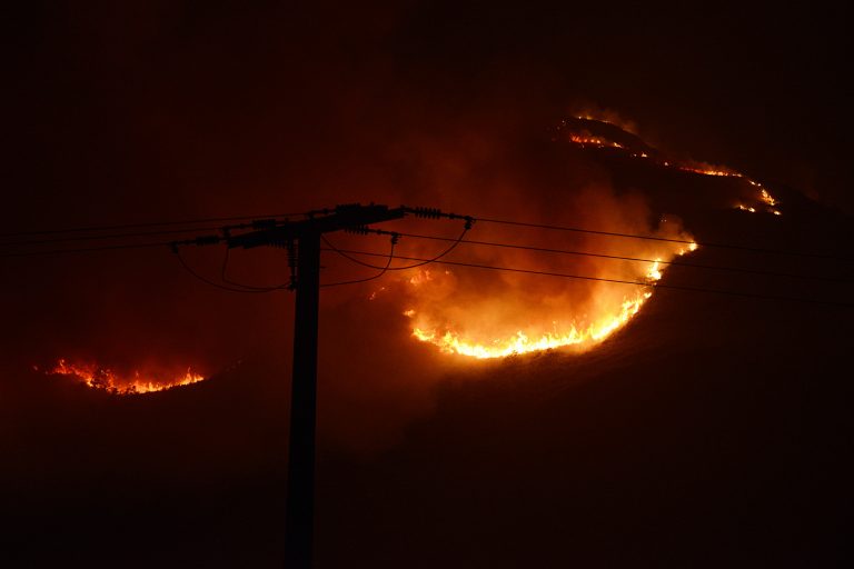 Mejora la situación de los incendios en Galicia, sin riesgo para las casas y con la superficie afectada estable