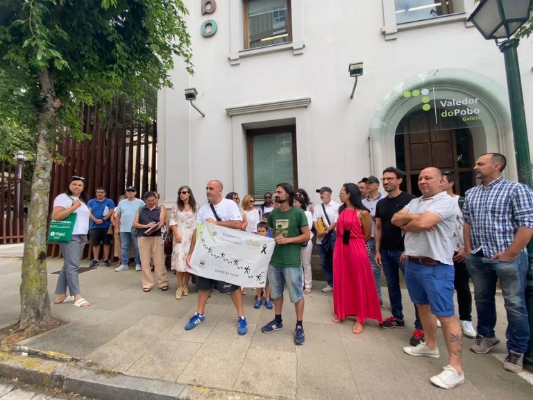 Propietarios de viviendas turísticas de Santiago piden al Valedor que intermedie con el Ayuntamiento