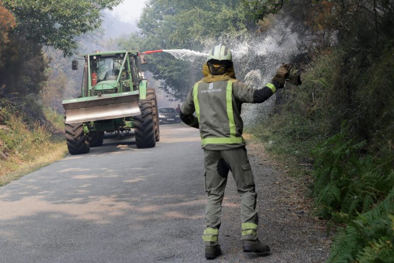 La Xunta espera que el Gobierno apruebe ayudas para los afectados por los incendios en Galicia