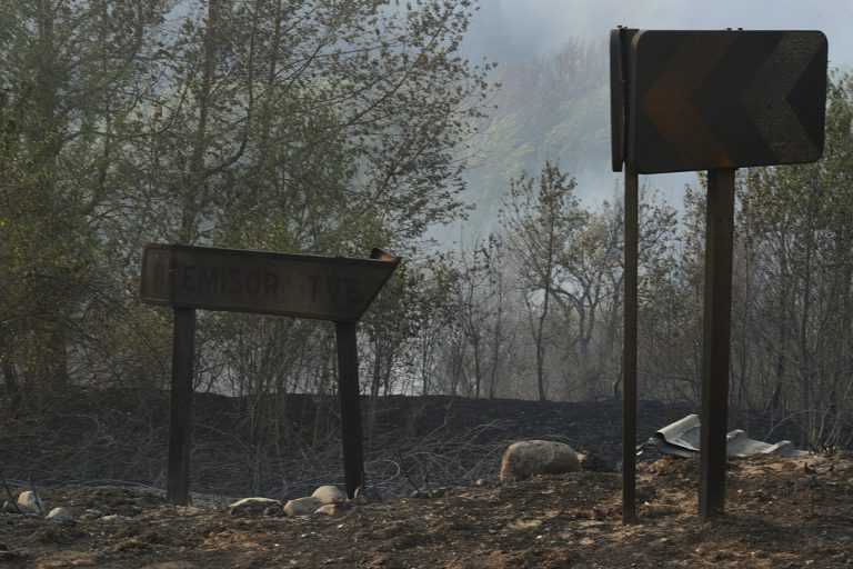 Extinguidos los dos mayores fuegos en la historia de Galicia tras quemar 21.600 hectáreas en dos semanas