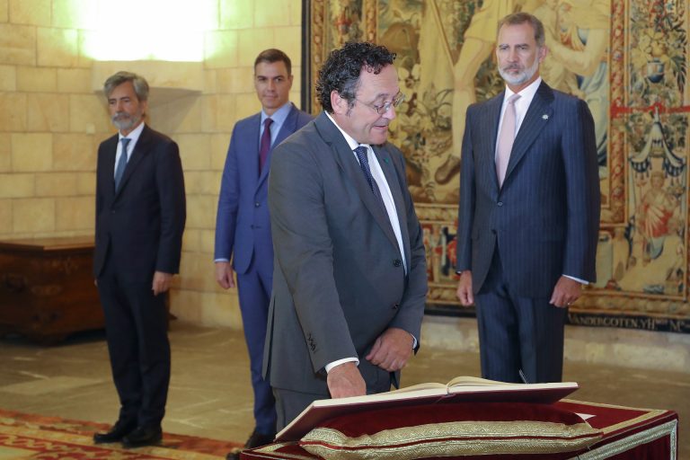 Álvaro García Ortiz promete ante el Rey su cargo como nuevo fiscal general del Estado