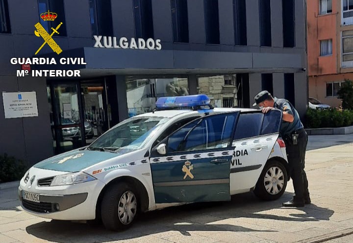 Detenidas tres personas tras desactivar dos puntos de venta de droga en casas de A Guarda (Pontevedra)