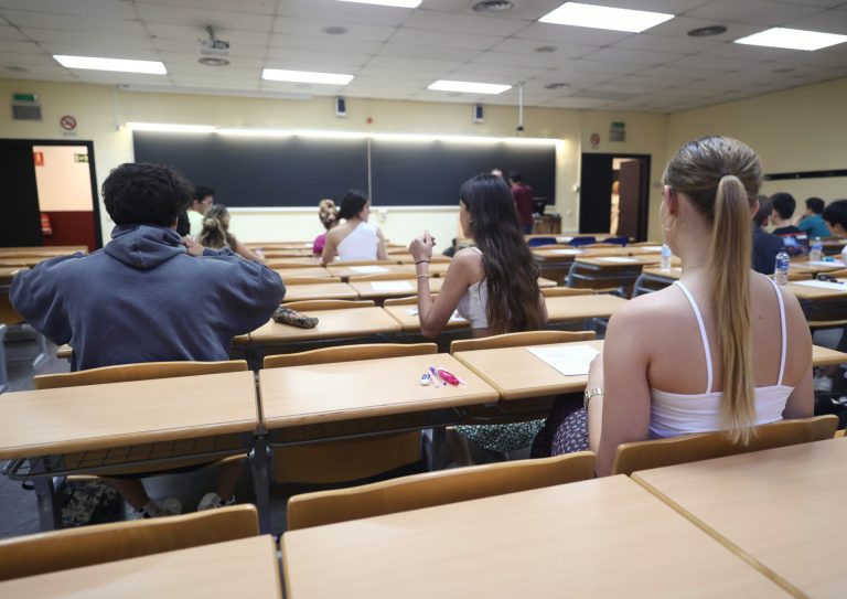 Casi dos de cada tres grados universitarios en Galicia ya no admiten más alumnos tras la cuarta llamada a la matrícula