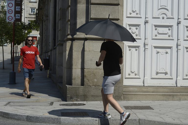 Valdeorras y la montaña de Ourense estarán en nivel medio de alerta por calor hasta el miércoles