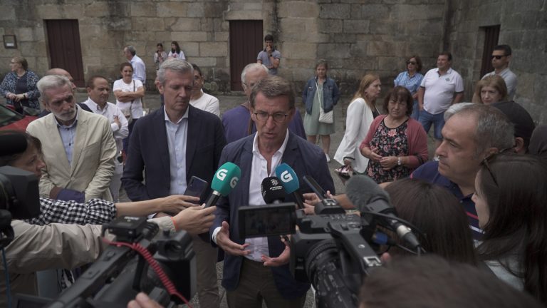 Feijóo lamenta los incendios «provocados» y pide un Ministerio de Medio Ambiente y no de «intransigencia energética»