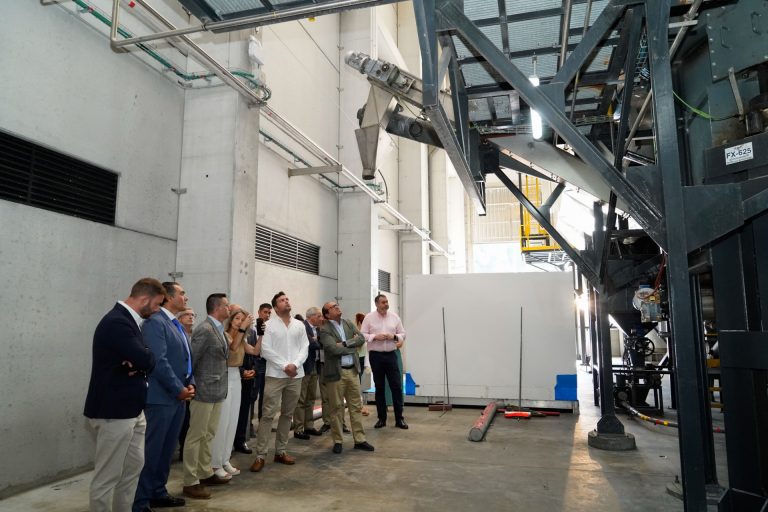 Xunta destaca la colaboración público-privada en la inauguración de una planta de gasificación de harinas cárnica