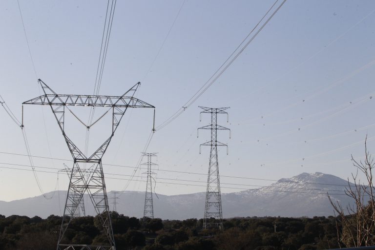 El precio de la luz sube un 9% este viernes, hasta 301 euros/MWh