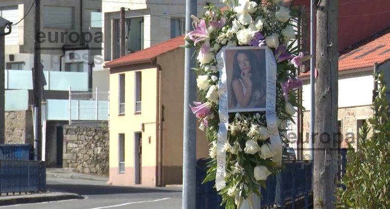 Flores recuerdan en A Pobra el sexto aniversario del asesinato de Diana Quer, para quien su padre pide una placa