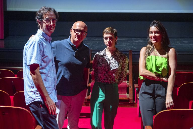 Ángel de la Cruz estrena en Ourense ‘O home e o can’, una cinta sobre la soledad de los mayores y la crisis demográfica
