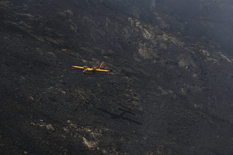 Controlado el incendio de Porto do Son y estabilizado el de Viana do Bolo, que ya afecta a más de 100 hectáreas