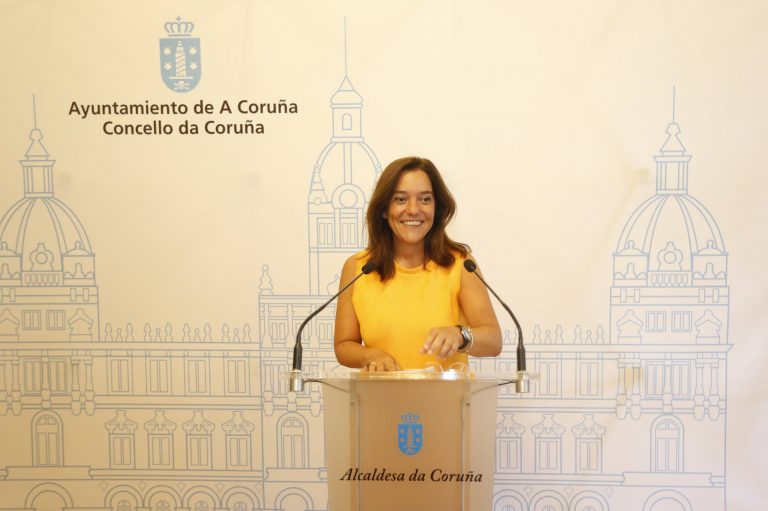 La alcaldesa de A Coruña reprocha a Rueda que en «cien días como presidente» no la haya convocado a una reunión