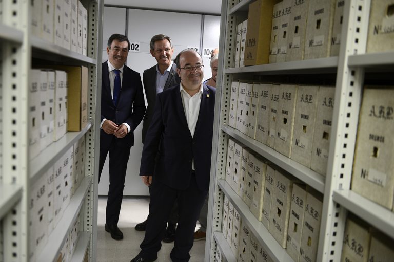 Iceta inaugura el Archivo Provincial de Ourense y celebra que «los grandes equipamientos» lleguen a «todo el territorio»
