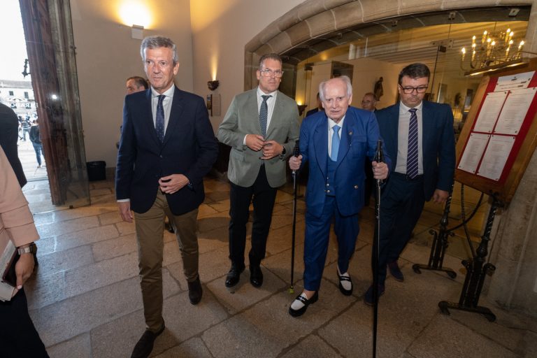 El doctor Moisés Rodríguez-Mañero recoge el III Premio Ramiro Carregal de Investigación en Cardiología