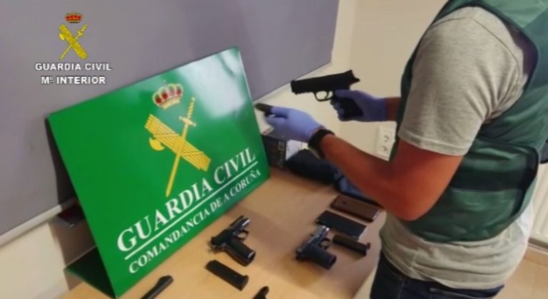 Detenidas cuatro personas en un operativo contra un grupo criminal dedicado al tráfico de armas en A Costa da Morte