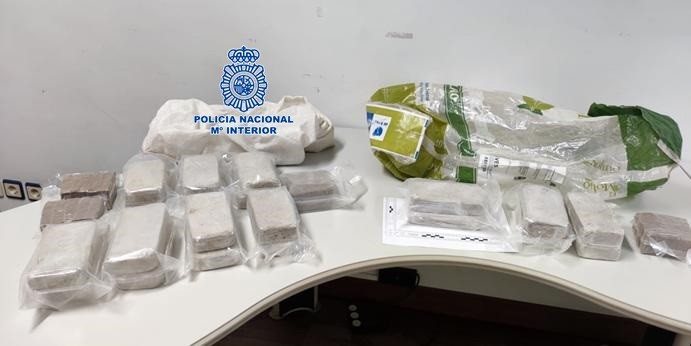 Un laboratorio artesanal, 11 detenidos y 13 kilos de droga incautados en el operativo entre Galicia y Portugal