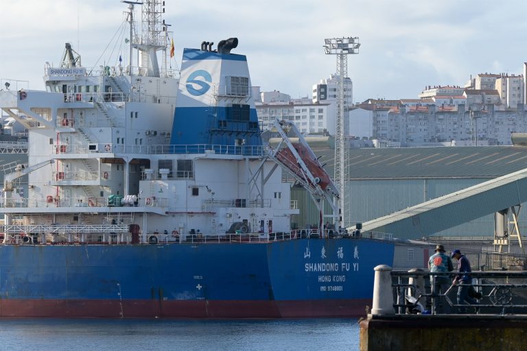 Incautados 660 kilos de cocaína en el buque granelero intervenido en el puerto de A Coruña