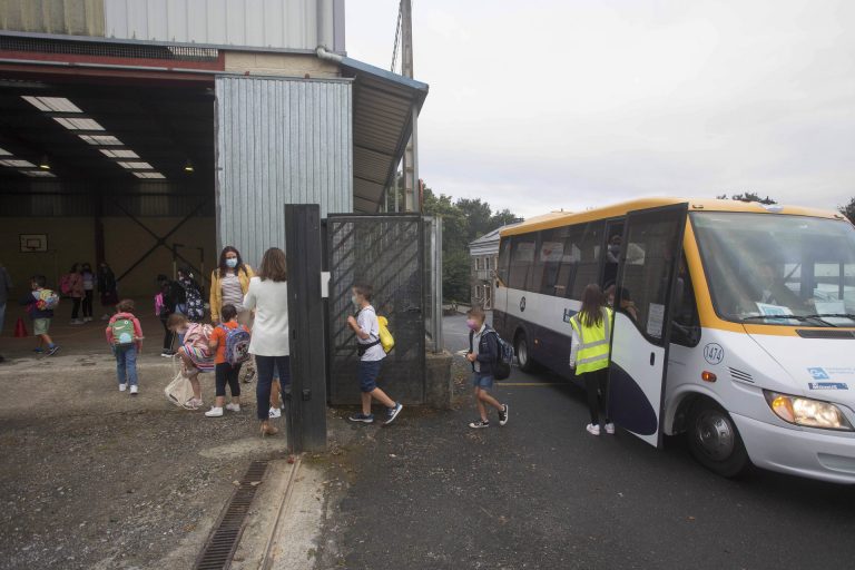 Educación indaga sobre el olvido de un niño en un autobús escolar en Lugo y depurará responsabilidades si las hay