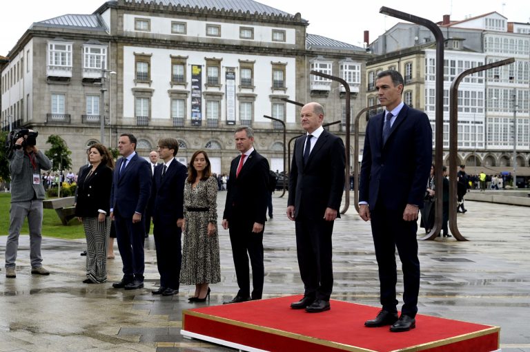 La alcaldesa de A Coruña destaca el «éxito» de la cumbre hispano-alemana y la ausencia de incidentes