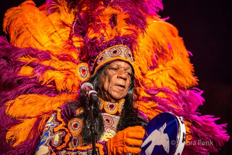 El Outono Códax trae a Galicia a Monk Boudreaux, el jefe indio más veterano del Mardi Gras de Nueva Orleans