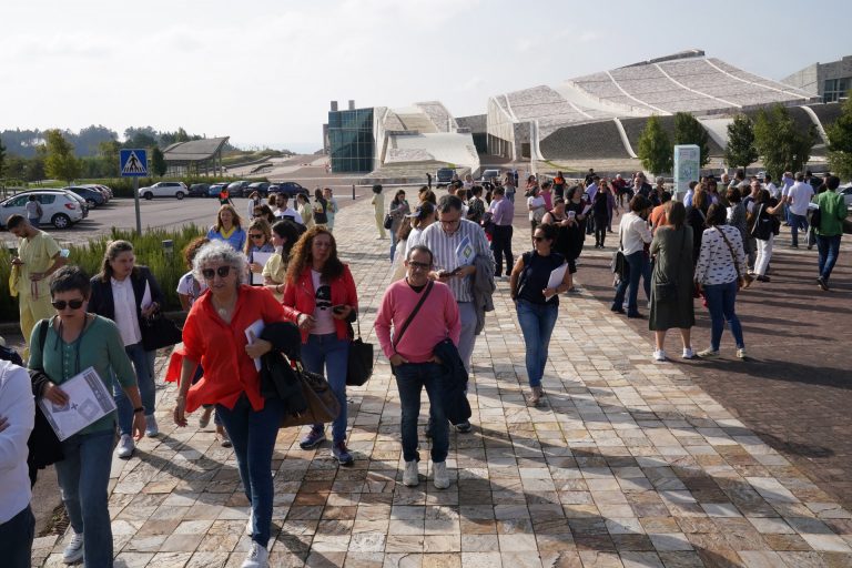 Cvirus.- Sanidade apela a vacunarse con la dosis de refuerzo ante el repunte de casos y destaca la alta adherencia