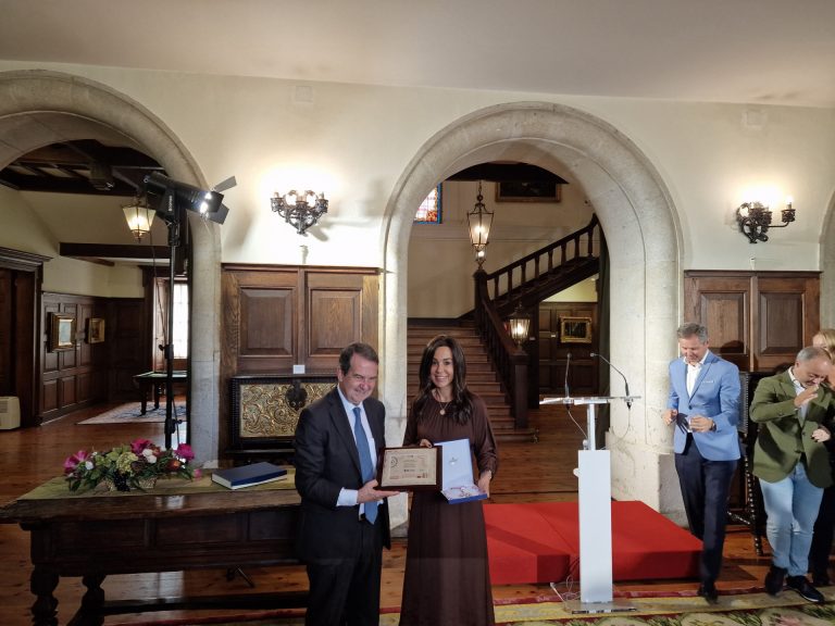 La secretaria de Estado de Transportes recibe la Medalla de Oro de Vigo por «romper con el aislamiento» de la ciudad