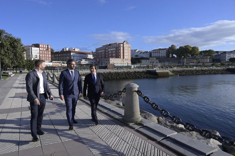 El Puerto de A Coruña espera que la plataforma flotante de O Parrote pueda estar operativa en la primavera de 2024