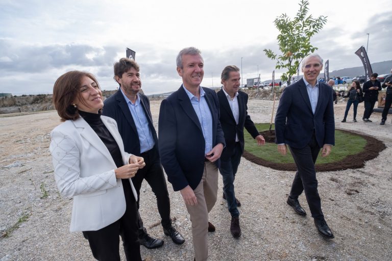 Rueda ve una «buena noticia» el proyecto de Maersk en Galicia, pero pide al Gobierno fondos europeos para otros