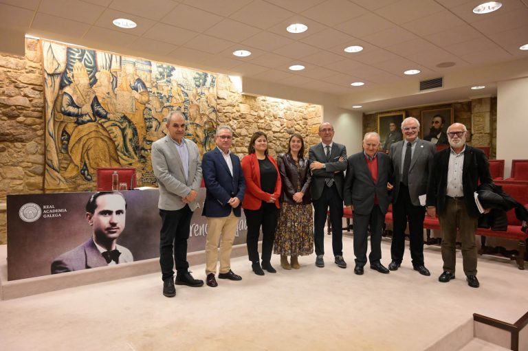 Un encuentro sobre Florencio Delgado Gurriarán analiza el legado del poeta y activista cultural en la sede de la RAG