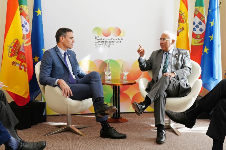 Sánchez subraya su compromiso con conexiones ferroviarias con Portugal pero no concreta fecha para el tramo Vigo-Oporto