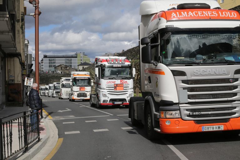 Normalidad en las carreteras gallegas en el arranque de los paros de transportistas
