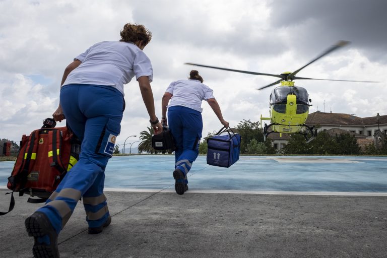 Un total de 68 personas recibieron asistencia sanitaria en 55 accidentes de tráfico en Galicia durante el fin de semana