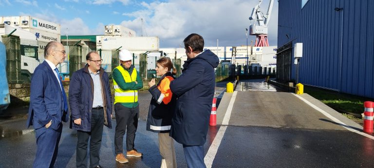 Un acuerdo entre Transglobal y Sogama permitirá al Puerto de Vigo optimizar el espacio de su terminal de contenedores