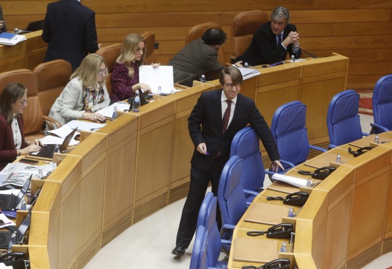 Pleno.- El Parlamento aprueba la subida salarial del 1,5% a los funcionarios de la Xunta, que recibirán ya en noviembre