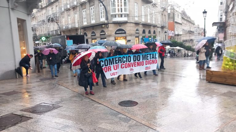 Sindicatos cifran en un 80% el seguimiento de la huelga de los trabajadores del comercio del metal de Pontevedra