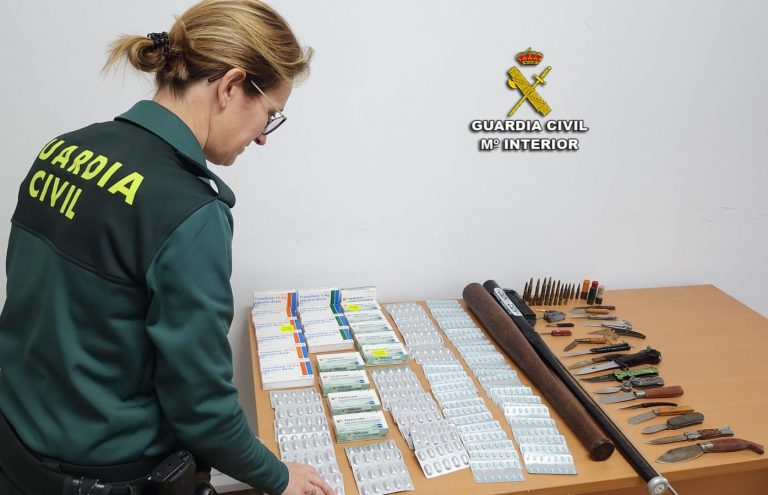 La Guardia Civil interviene un lote de fármacos predispuestos para su venta en un local de copas de Baiona (Pontevedra)