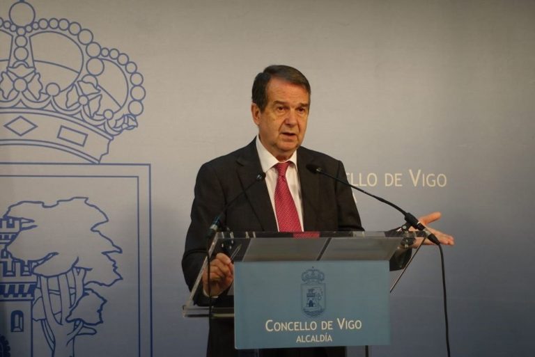 Abel Caballero asegura que las zonas de bajas emisiones que Vigo tendrá en 2023 se elaborarán con «consenso social»