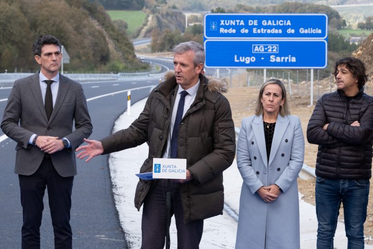 Rueda inaugura el primer tramo de la autovía Nadela-Sarria y pide al Gobierno «que cumpla» con sus infraestructuras