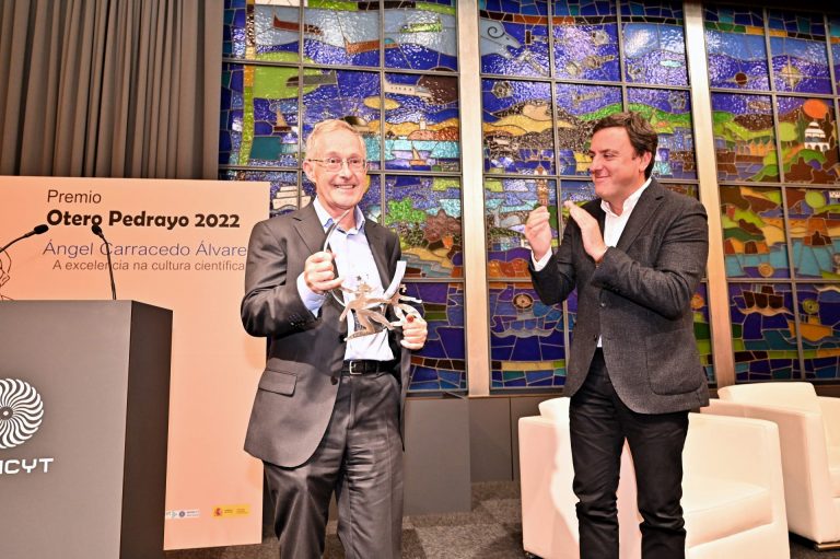 Ángel Carracedo, Premio Otero Pedrayo 2022, defiende «la ciencia como una parte indispensable del acervo cultural»