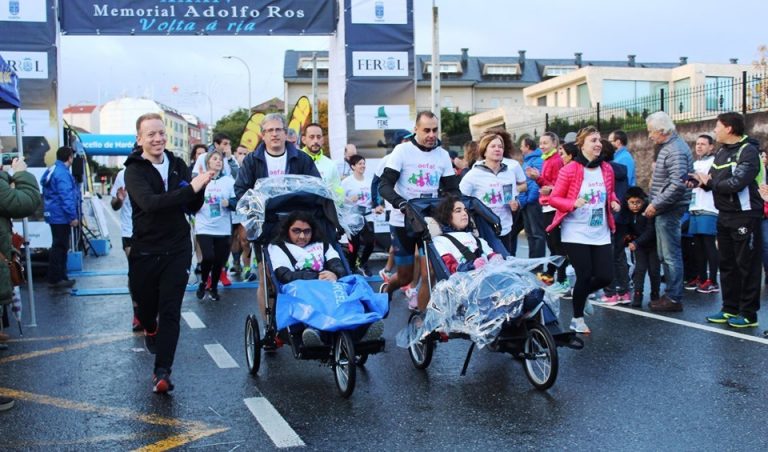 Las dos únicas gallegas con ataxia telangiectasia participarán este domingo en la media maratón de Fene (A Coruña)