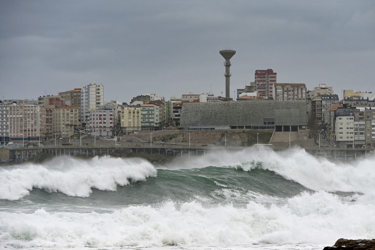 Activada una alerta naranja por viento en el oeste de A Coruña y en la Mariña de Lugo