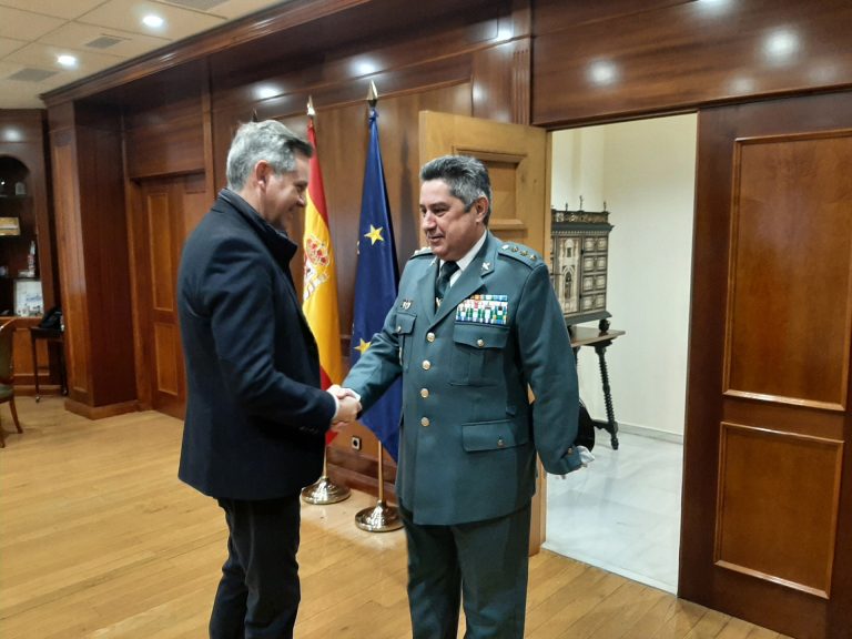 Miñones ensalza la labor del coronel Jambrina al frente de la Comandancia de la Guardia Civil en A Coruña