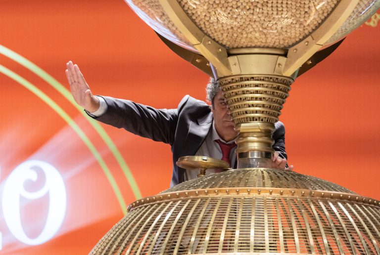 El 88.509, quinto premio del Soteo de Navidad, deja 12.000 euros en Vigo y A Illa (Pontevedra)