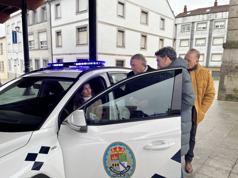 Palas de Rei (Lugo) dota a la Policía Local de un nuevo vehículo con el sistema de renting impulsado por la Xunta