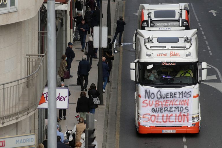 Transportistas de Lugo critican que la bonificación de 20 céntimos al combustible sea «solo por tres meses»