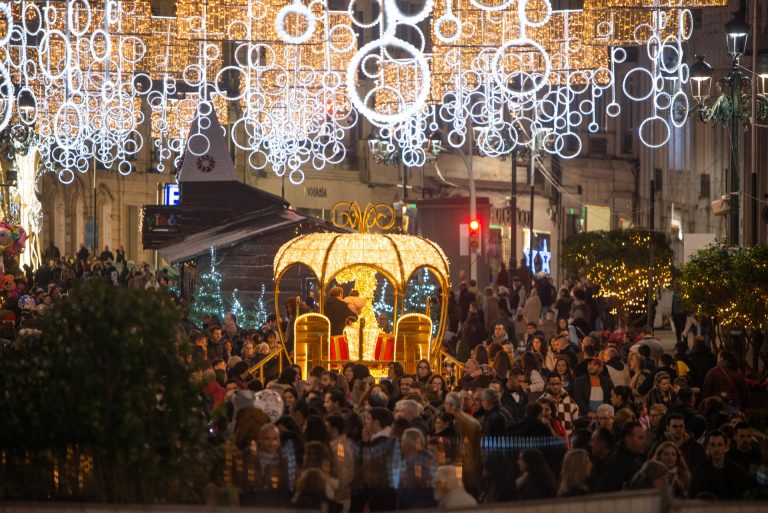 Vigo adelanta el apagado de sus luces de Navidad, que se llevará a cabo este domingo para ahorrar energía